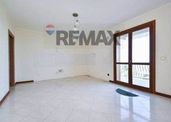 Stanza vuota - Appartamento Via Cervo
 
46, Acireale - foto 21