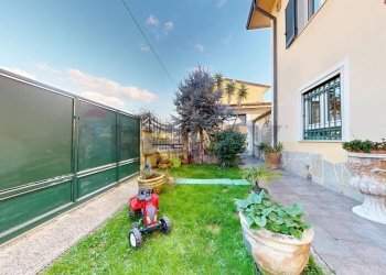 Giardino - Semi-detached house Via Quercioli
 
61, Massa - photo 4