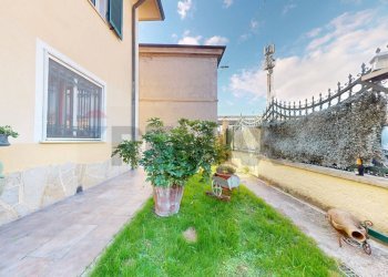 Giardino - Semi-detached house Via Quercioli
 
61, Massa - photo 5
