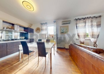 Sala da pranzo - Semi-detached house Via Quercioli
 
61, Massa - photo 30