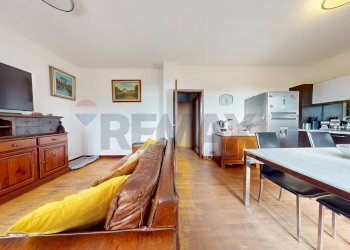 Sala da pranzo - Semi-detached house Via Quercioli
 
61, Massa - photo 32