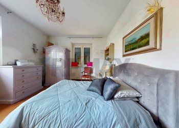 Camera / camera da letto - Semi-detached house Via Quercioli
 
61, Massa - photo 36