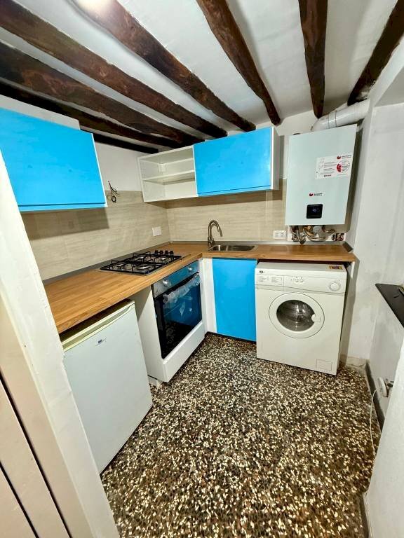 Lavanderia - One-room apartment salita della Fava Greca, 6, Genova (neighborhood Centro Storico) - photo 3