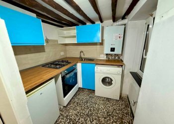 Cucina - One-room apartment salita della Fava Greca, 6, Genova (neighborhood Centro Storico) - photo 4