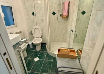 Bagno - One-room apartment salita della Fava Greca, 6, Genova (neighborhood Centro Storico) - photo 11