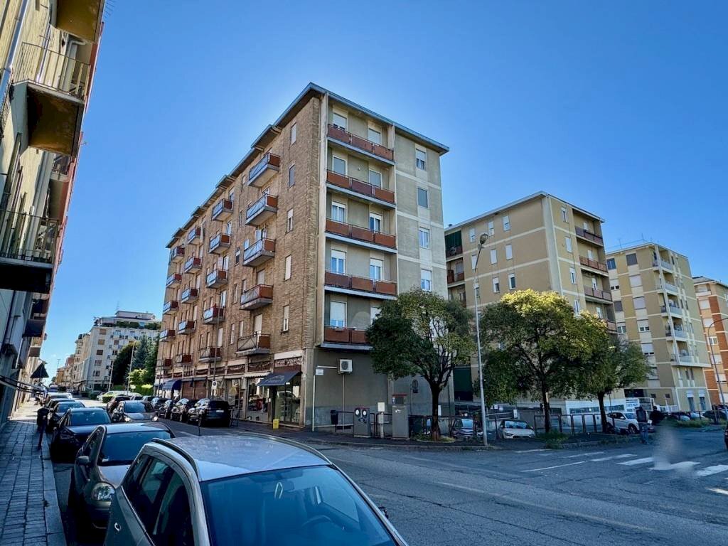 Facciata - Apartment via Valentino Cerruti, 1, Biella - photo 1