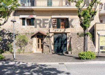 Edificio all\'aperto - Casa semi indipendente Via Guglielmo Marconi
 
23, Maiolati Spontini - foto 1