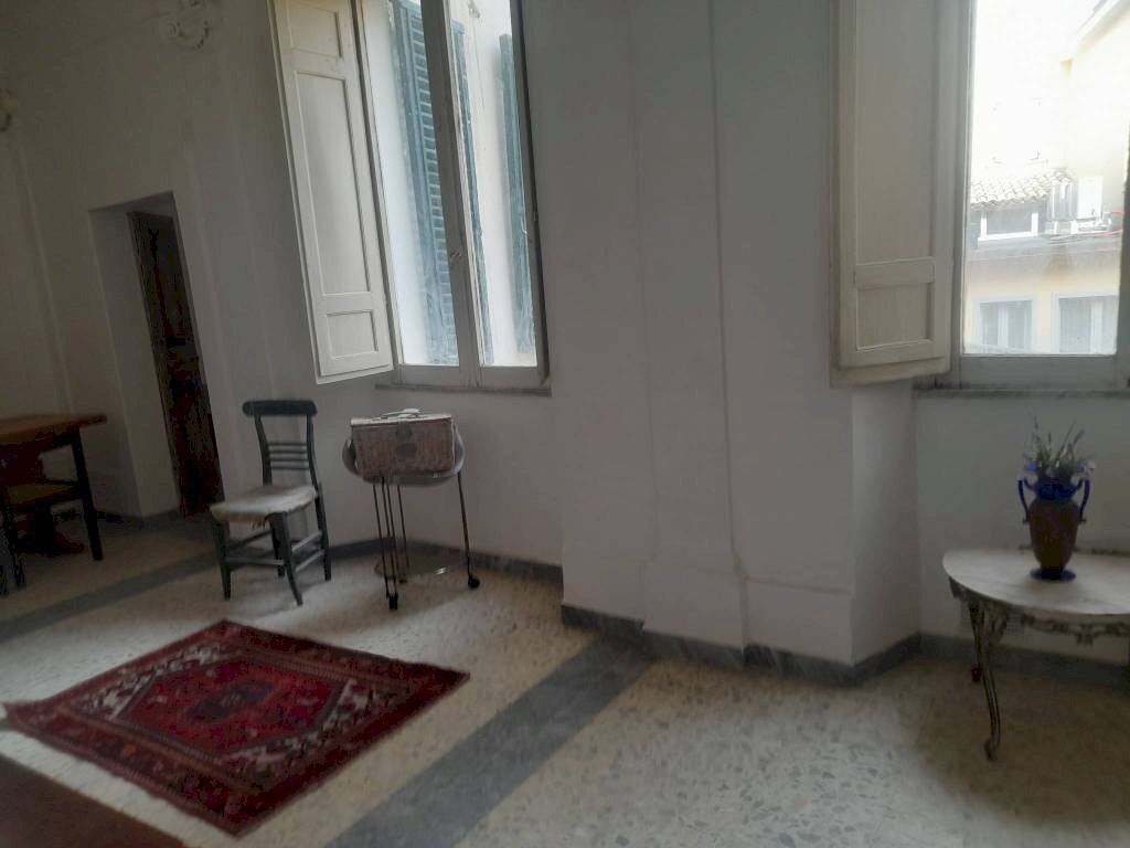 Stanza non arredata - Four-room apartment via Roma, Rieti - photo 2