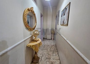 Hall / corridoio - Three-room apartment Afragola - photo 7