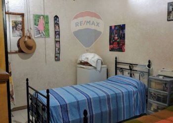 Camera / camera da letto - Three-room apartment Afragola - photo 14