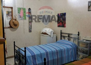 Camera / camera da letto - Three-room apartment Afragola - photo 15