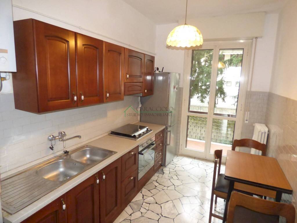 Cucina - Three-room apartment via Giovanni Pascoli, Bollate - photo 3