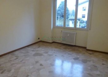 Soggiorno - Three-room apartment via Giovanni Pascoli, Bollate - photo 4