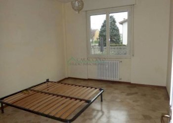 Camera da letto - Three-room apartment via Giovanni Pascoli, Bollate - photo 8
