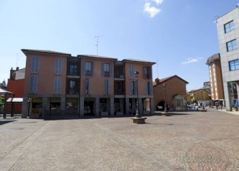 Facciata - Appartamento piazza Aldo Moro, 2, Bollate - foto 1