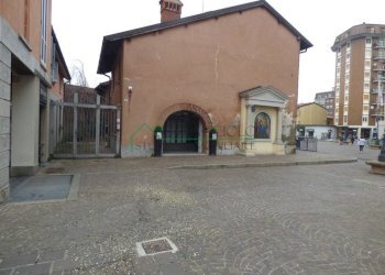 Facciata - Negozio piazza Aldo Moro, Bollate - foto 6