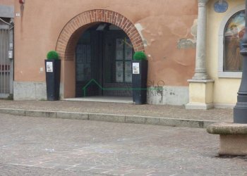 Facciata - Negozio piazza Aldo Moro, Bollate - foto 19