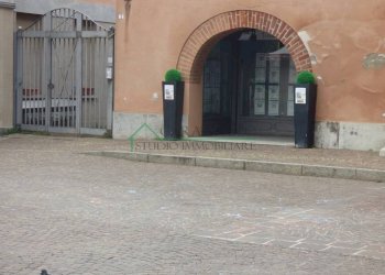 Facciata - Negozio piazza Aldo Moro, Bollate - foto 20