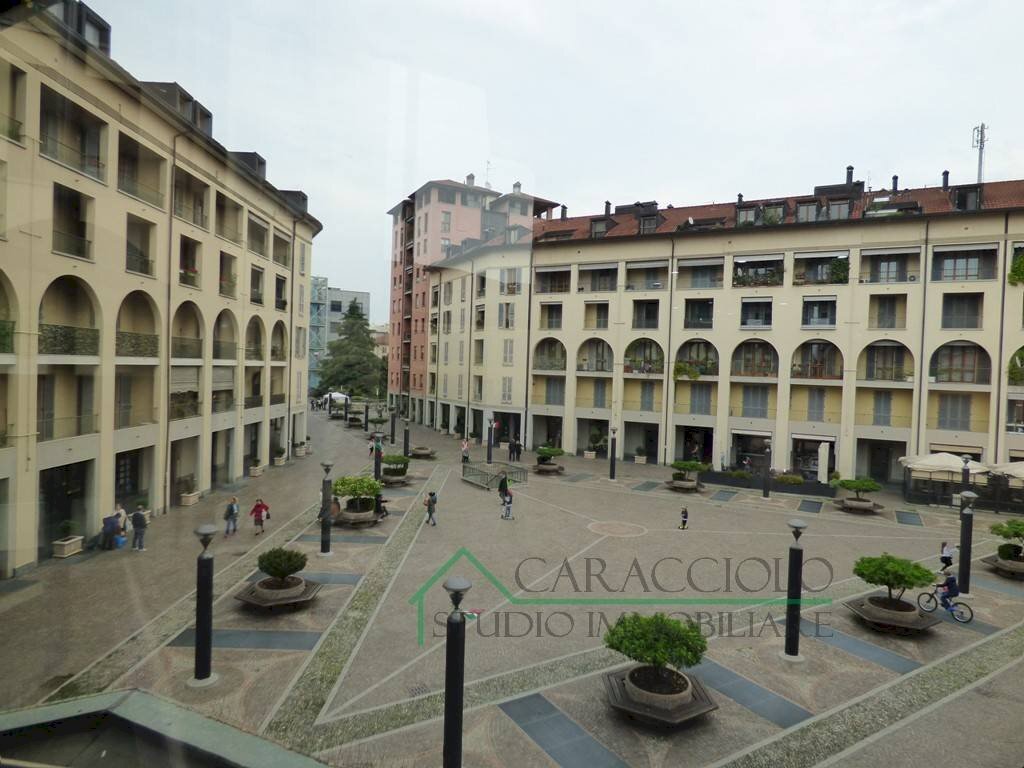 Zona - Three-room apartment piazza Generale Carlo Alberto Dalla Chiesa, Bollate - photo 1