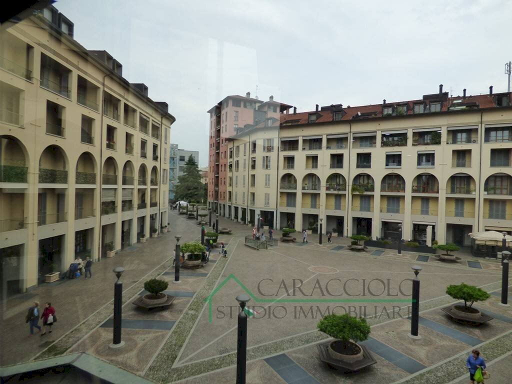 Zona - Three-room apartment piazza Generale Carlo Alberto Dalla Chiesa, Bollate - photo 2