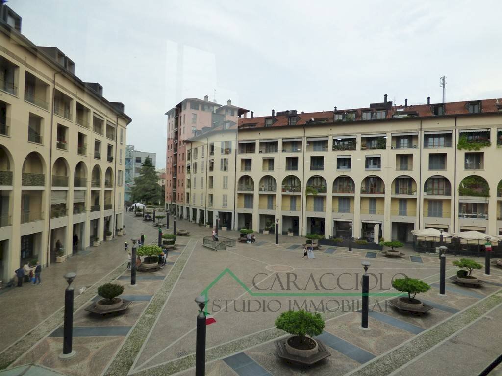 Zona - Three-room apartment piazza Generale Carlo Alberto Dalla Chiesa, Bollate - photo 3
