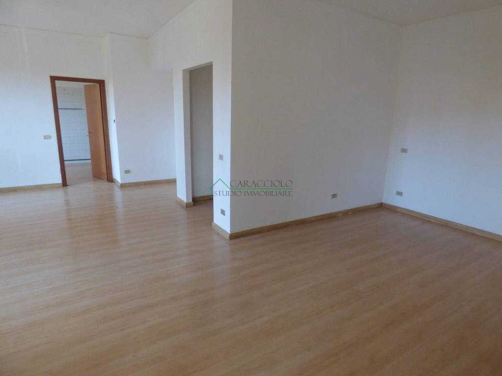 Salone - Three-room apartment via Camillo Benso di Cavour, 29, Bollate - photo 1