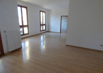 Salone - Three-room apartment via Camillo Benso di Cavour, 29, Bollate - photo 2