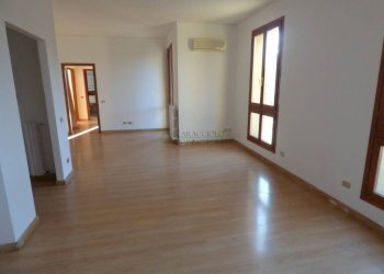 Salone - Three-room apartment via Camillo Benso di Cavour, 29, Bollate - photo 6