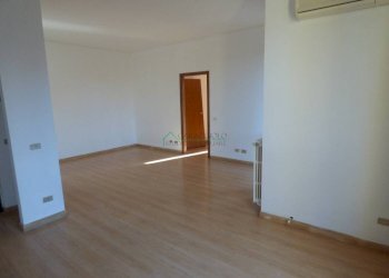 Salone - Three-room apartment via Camillo Benso di Cavour, 29, Bollate - photo 10