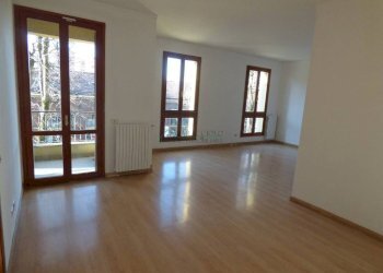 Salone - Three-room apartment via Camillo Benso di Cavour, 29, Bollate - photo 11