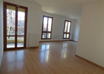 Salone - Three-room apartment via Camillo Benso di Cavour, 29, Bollate - photo 12