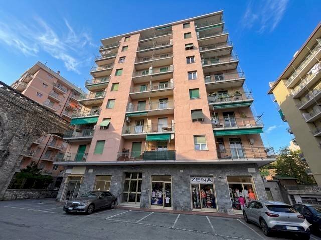 Facciata - Bilocale via Isola del Vescovo, Genova (zona Molassana) - foto 1