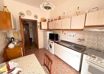 Cucina - Bilocale via Isola del Vescovo, Genova (zona Molassana) - foto 8