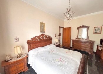 Camera da letto - Bilocale via Isola del Vescovo, Genova (zona Molassana) - foto 10