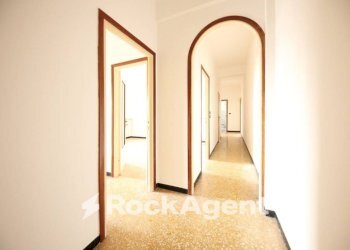 Corridoio - Four-room apartment via Santa Maria Assunta di Nervi, Genova (neighborhood Quarto) - photo 18