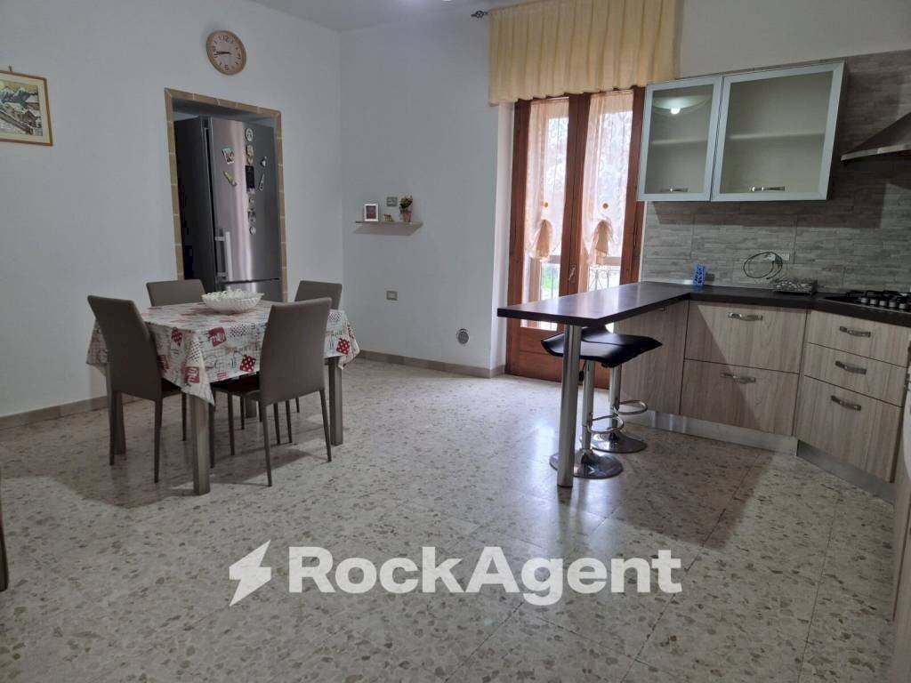 Cucina - Stabile - Palazzo via Guglielmo Marconi, 10, Pomarico - foto 1