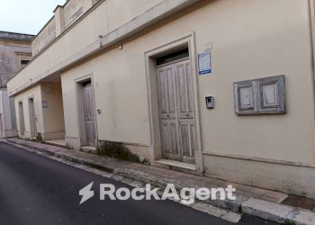 Facciata - Apartment via Regina Elena, 25, Trepuzzi - photo 39