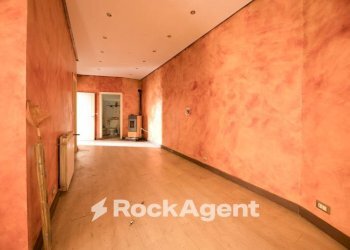 Corridoio - Appartamento via Leonardo Montaldo, 21, Genova (zona Marassi) - foto 3