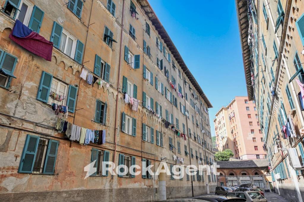Facciata - Four-room apartment via del Lagaccio, 12, Genova (neighborhood Granarolo) - photo 1