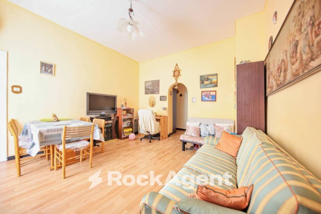 Salone - Four-room apartment via del Lagaccio, 12, Genova (neighborhood Granarolo) - photo 2