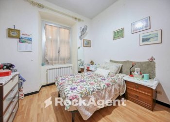 Camera da letto - Four-room apartment via del Lagaccio, 12, Genova (neighborhood Granarolo) - photo 24
