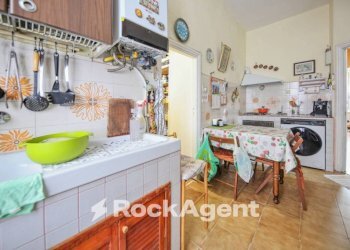 Cucina - Four-room apartment via del Lagaccio, 12, Genova (neighborhood Granarolo) - photo 32