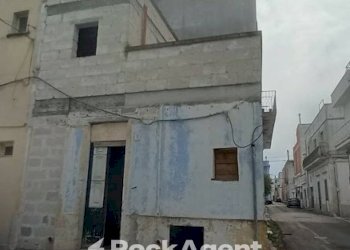 Facciata - Four-room apartment via Guglielmo Marconi, 28, Cutrofiano - photo 4