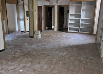 Interno non residenziale - Office via Giacomo Matteotti, 29, Pozzuoli - photo 4