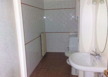 bagno - One-room apartment via Del Martignone, Valsamoggia - photo 16