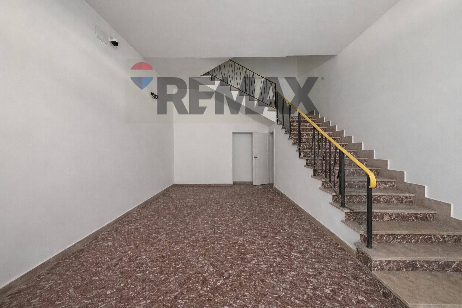 Scale - Apartment Viale Don Minzoni
14, Giarre - photo 2