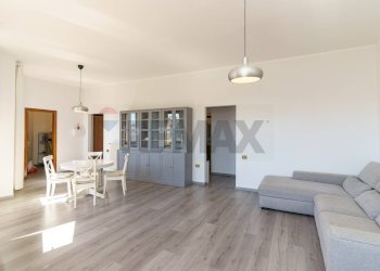Sala da pranzo - Appartamento VIA TIMPAZZA
 
14, San Pietro Clarenza - foto 5