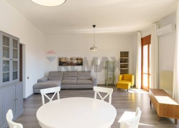 Sala da pranzo - Appartamento VIA TIMPAZZA
 
14, San Pietro Clarenza - foto 7