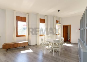 Sala da pranzo - Appartamento VIA TIMPAZZA
 
14, San Pietro Clarenza - foto 9