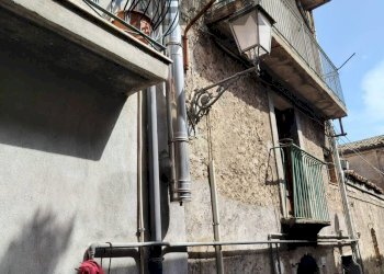 Edificio all\'aperto - Casa indipendente VIA DEI LONGHITANO
16/18, Randazzo - foto 1